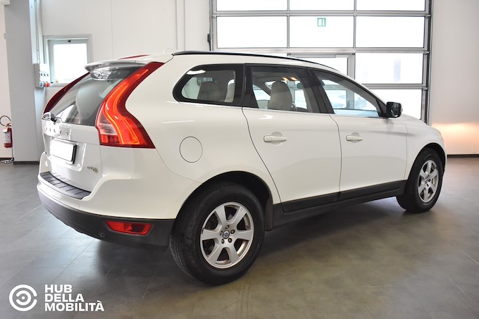 VOLVO XC60 DRIVe Kinetic